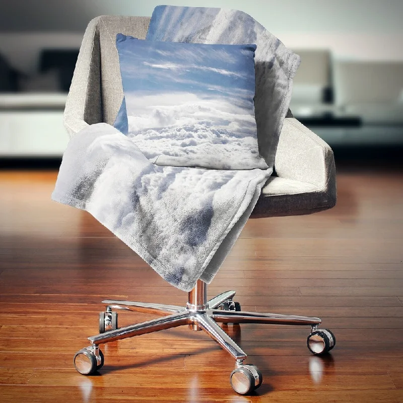 Silk blankets with a smooth and elegant touchDesignart 'Flight over Bright Clouds' Contemporary Landscape Fleece Throw Blanket Silk blankets with a smooth and elegant touchDesignart 'Flight over Bright Clouds' Contemporary Landscape Fleece Throw Blanket