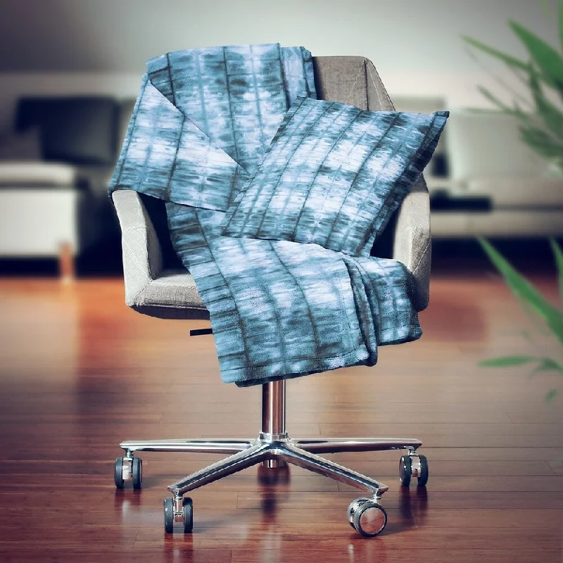 Chenille blankets with a thick and fuzzy textureDesignart' Indigo watercolor IV' Contemporary Throw Blanket - 71x59 Chenille blankets with a thick and fuzzy textureDesignart' Indigo watercolor IV' Contemporary Throw Blanket - 71x59