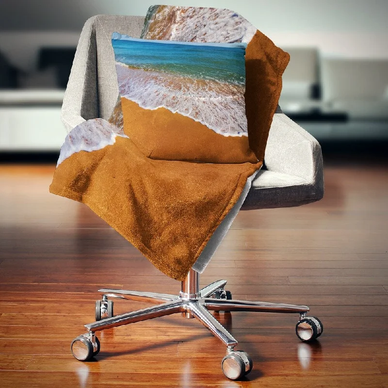 Synthetic fiber blend blankets for a budget - friendly choiceDesignart 'Seashore Summer White Waves' Modern Beach Throw Blanket