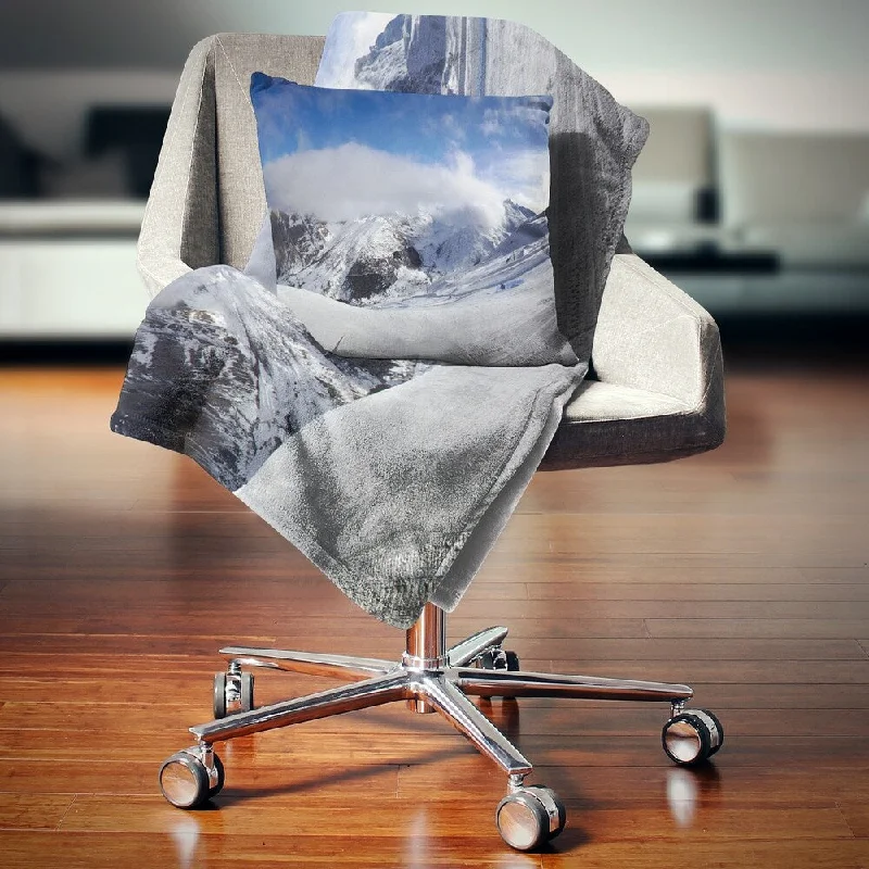 Mohair blankets with a unique sheen and softnessDesignart 'Winter in Alps Panorama' Landscape Fleece Throw Blanket Mohair blankets with a unique sheen and softnessDesignart 'Winter in Alps Panorama' Landscape Fleece Throw Blanket